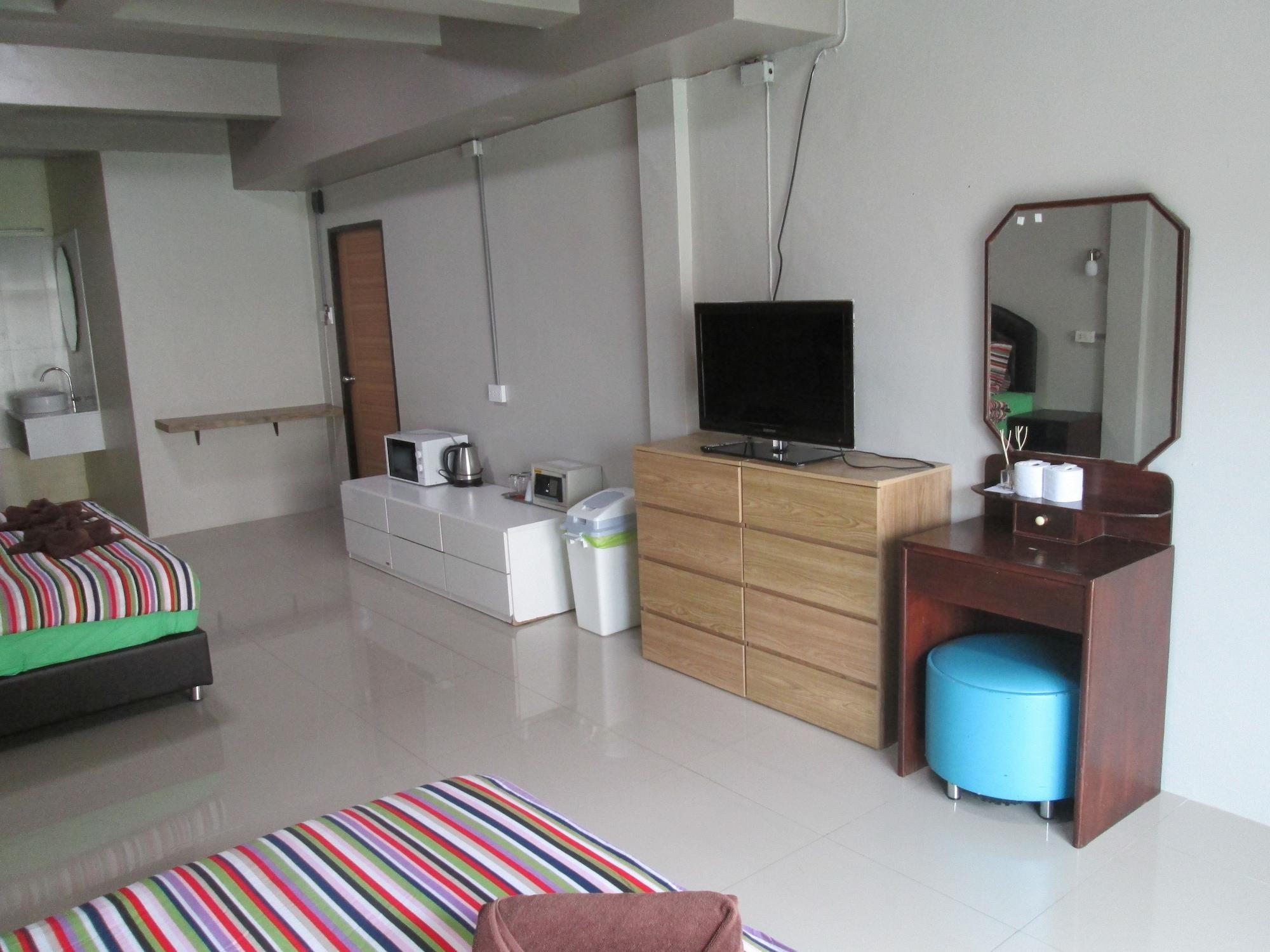 Pineapple Guesthouse Karon Exterior foto